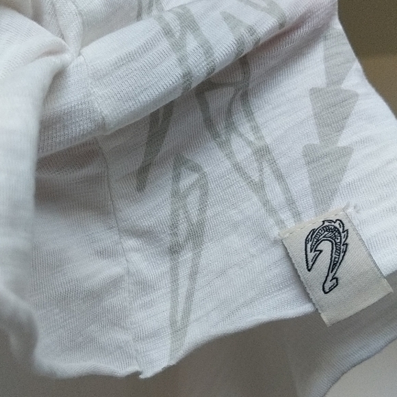 2/$15 Exposed Back Crop Tee by Maori Hook - Picture 5 of 6